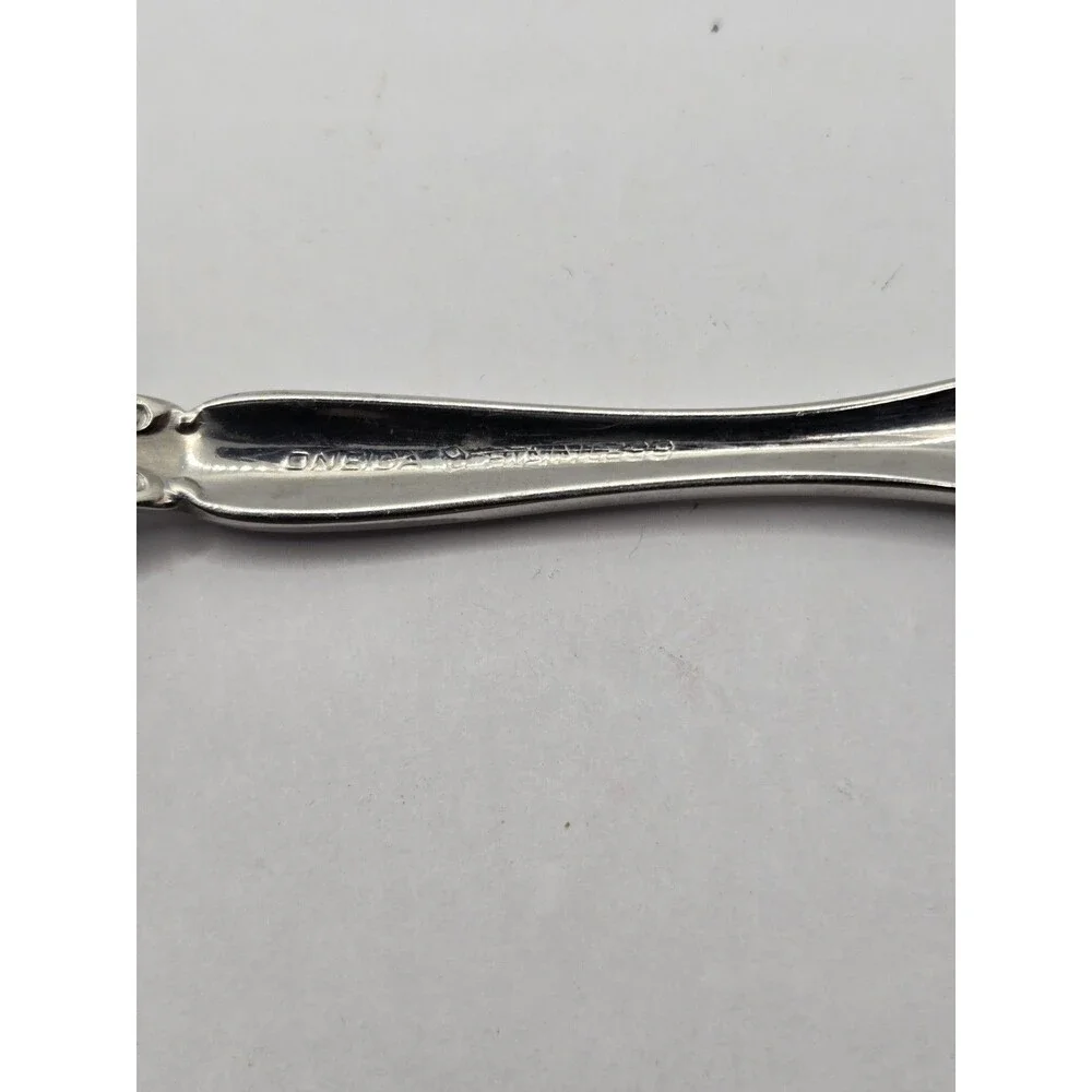 Oneida Michelangelo Shell Casserole Serving Spoon Stainless Flatware